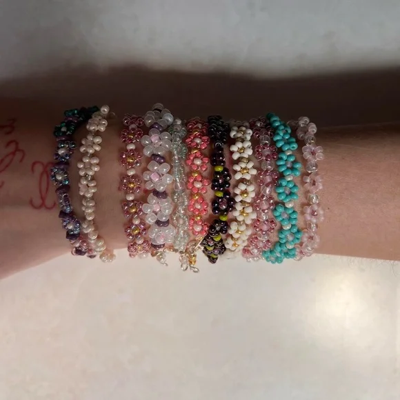 Colorful Flower Beaded Bracelet - Picture 4 of 8